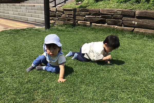 芝生の上は気持ちが良いね♪